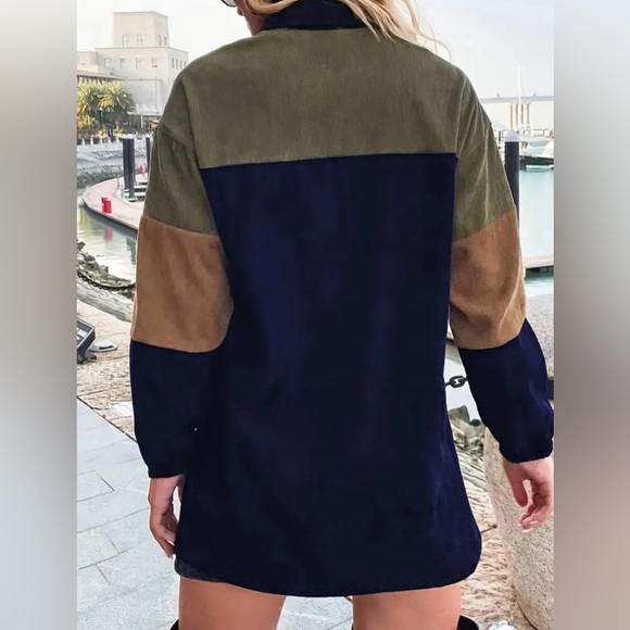 Colorblock Long Sleeve Button Down Jacket - Picture 2 of 4